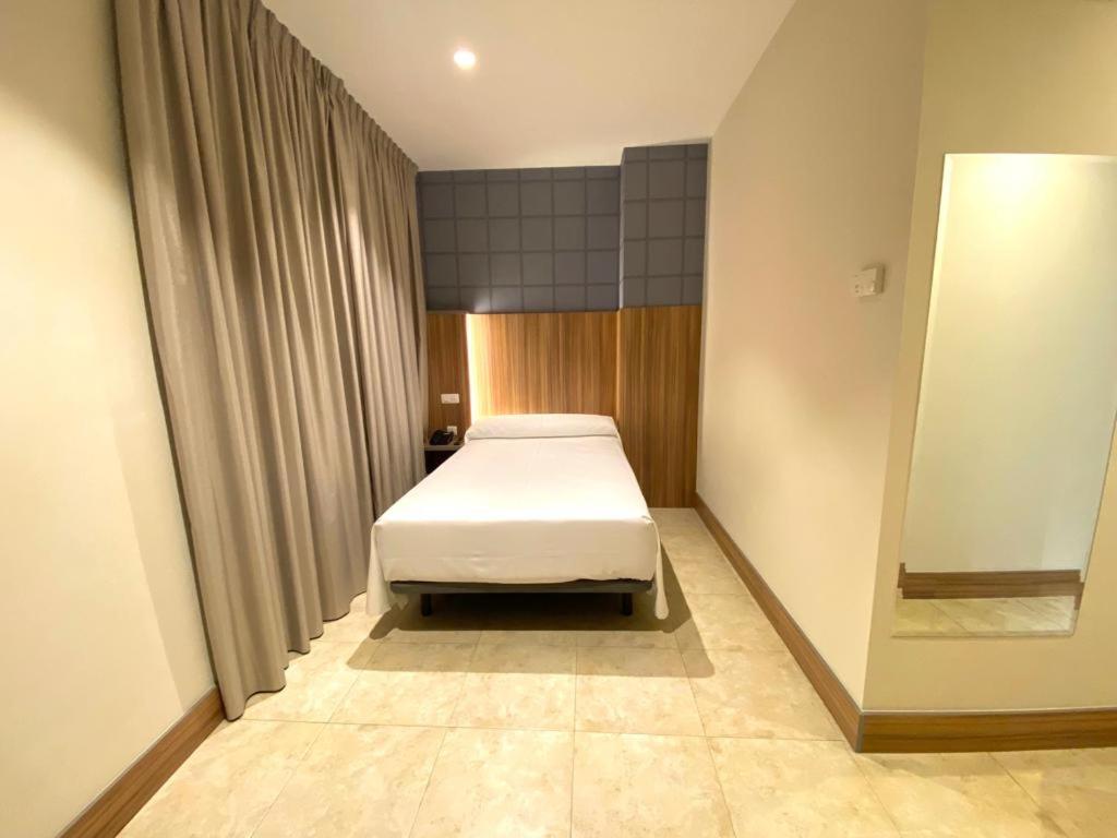 Hotel Camino Real Dueñas المظهر الخارجي الصورة