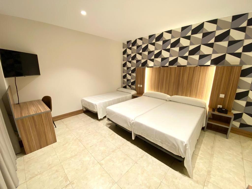 Hotel Camino Real Dueñas المظهر الخارجي الصورة