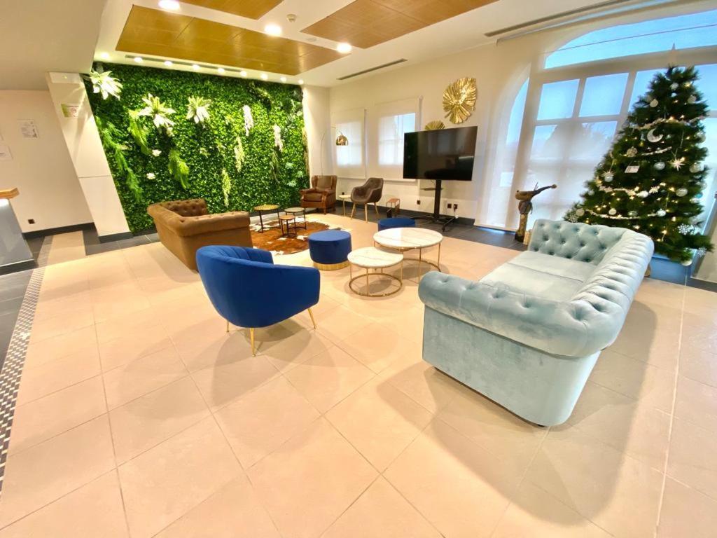 Hotel Camino Real Dueñas المظهر الخارجي الصورة