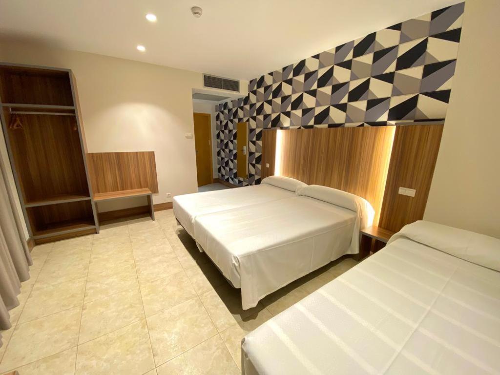 Hotel Camino Real Dueñas المظهر الخارجي الصورة