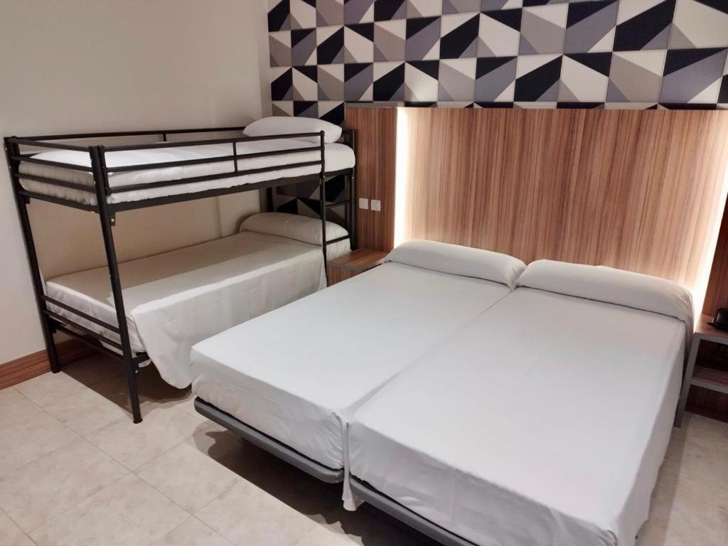 Hotel Camino Real Dueñas المظهر الخارجي الصورة