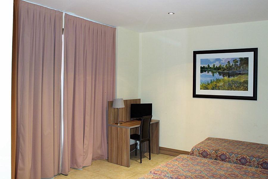 Hotel Camino Real Dueñas المظهر الخارجي الصورة