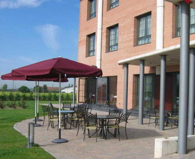 Hotel Camino Real Dueñas المظهر الخارجي الصورة